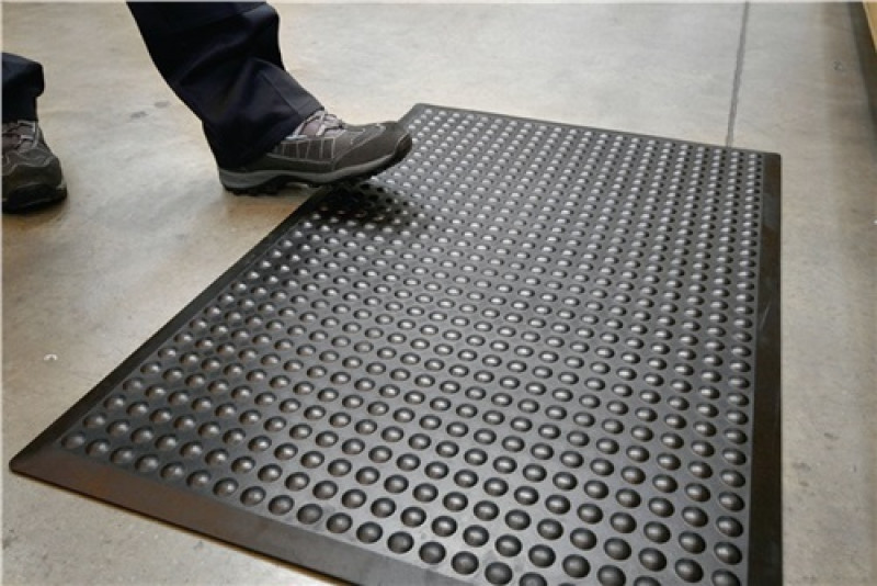 Arbeitsplatzbodenbelag Fertigmatte L900xB600xS14mm schwarz SBR-Gummi Arbeitsplatzbodenbelag Fertigmatte L900xB600xS14mm schwarz SBR-Gummi